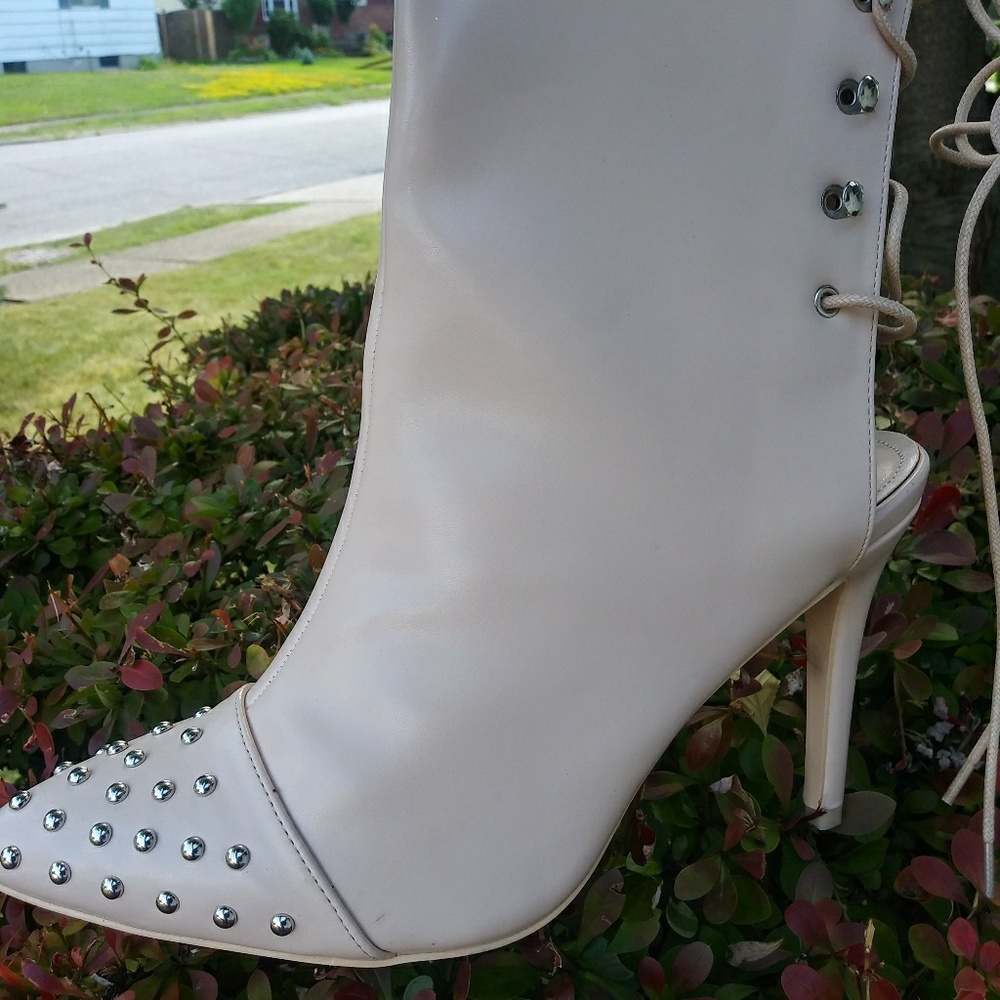 Shoe